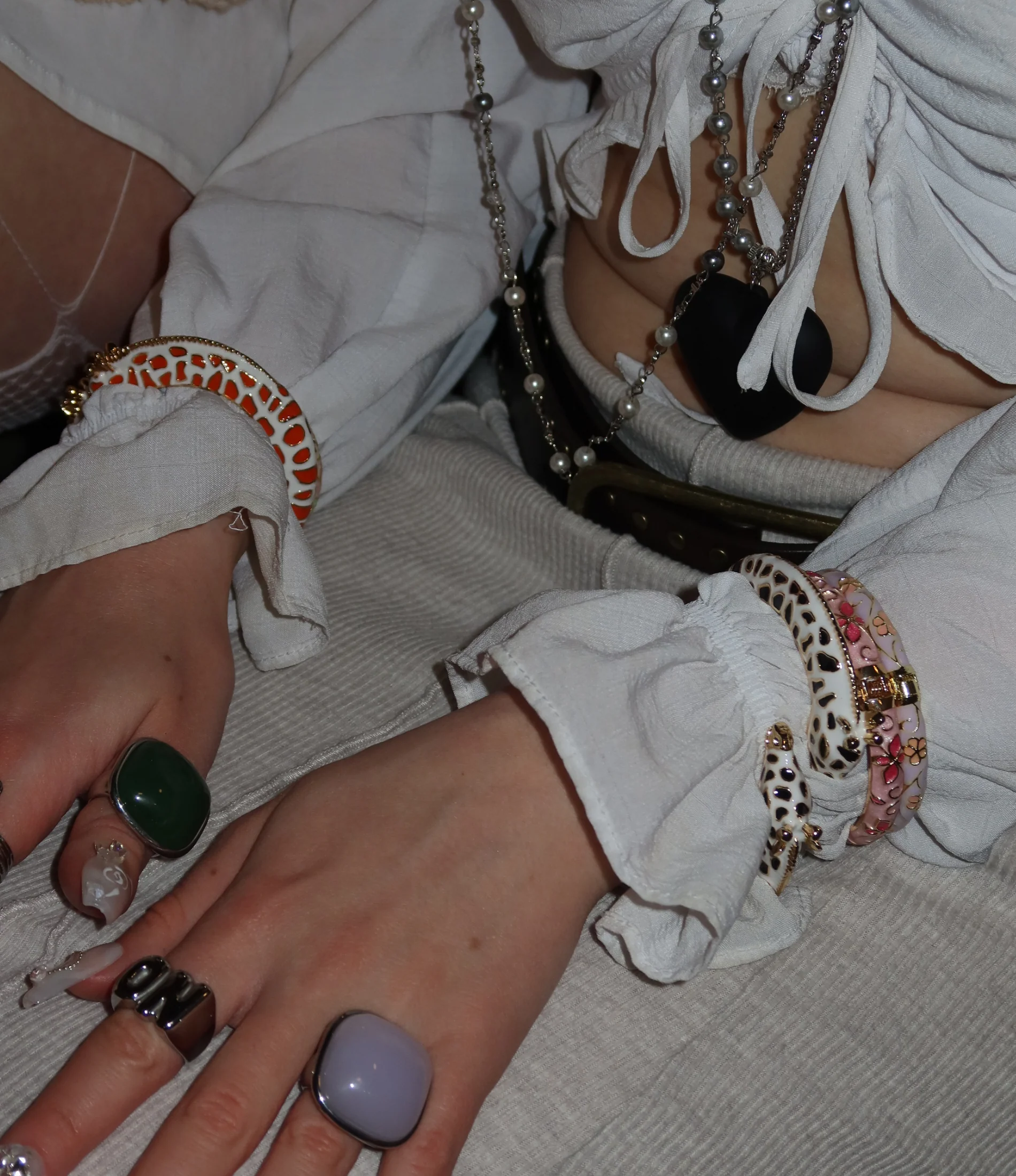 GIRAFFE BANGLE IN ORANGE - Image 4