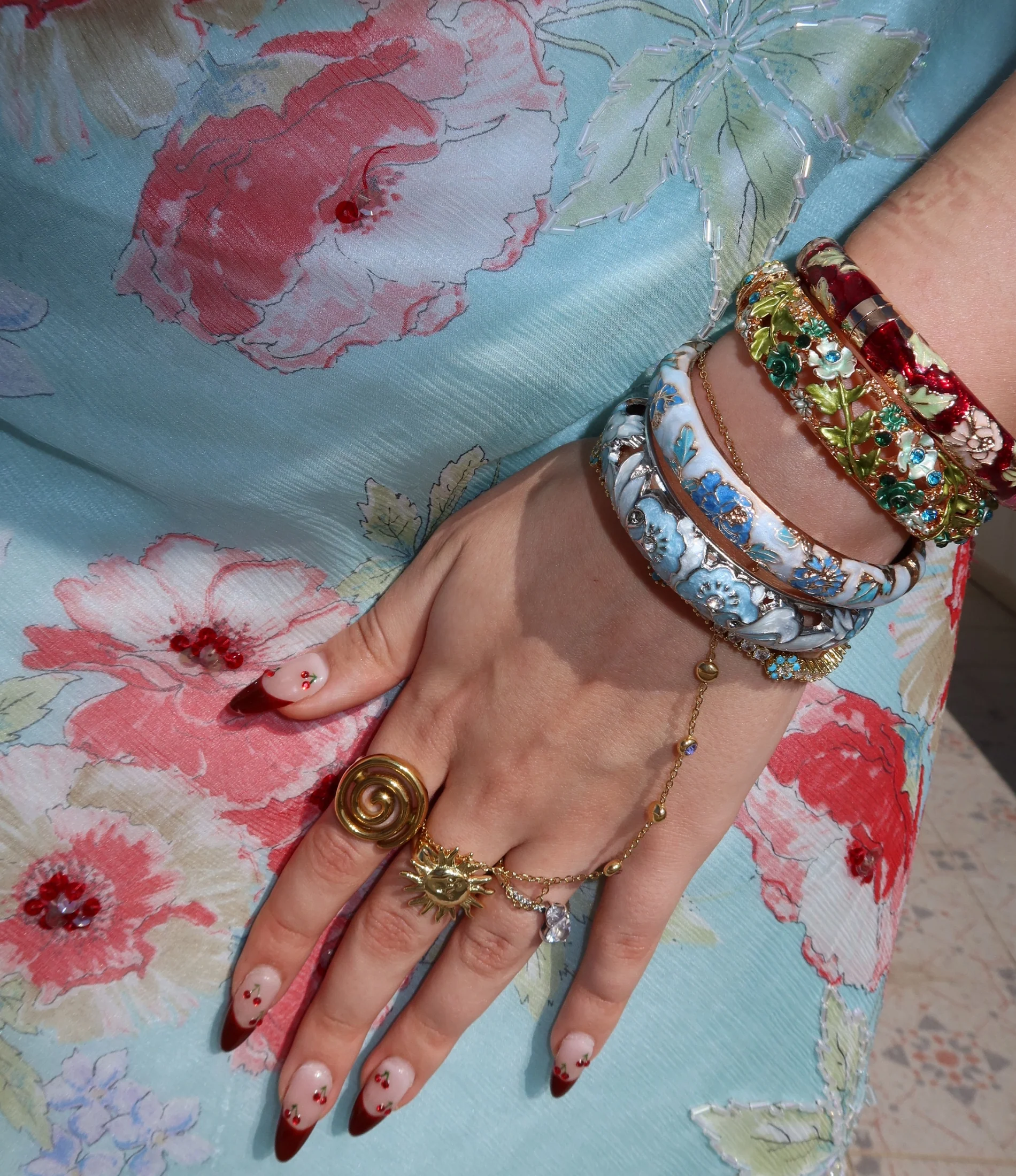 LA VIE EN ROSE BANGLE IN BLUE - Image 2