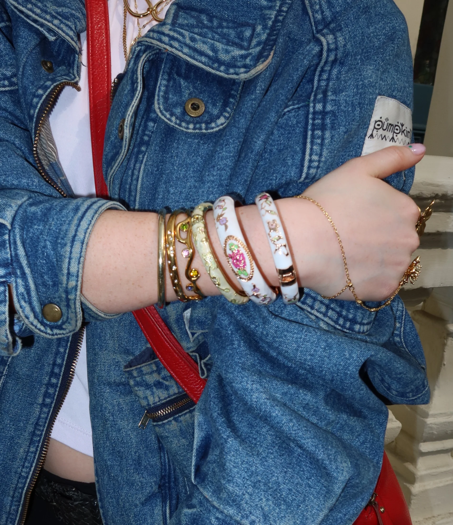 VENICE ENAMEL BANGLE IN WHITE - Image 3